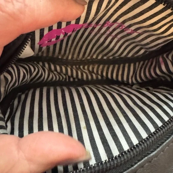 Betsey Johnson cross body Mrs. Claus bag - Picture 3 of 3